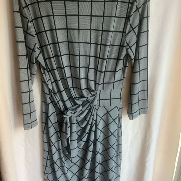 ANN TAYLOR Gray Sheath Dress with Long Sleeves and Crew Neck - Picture 1 of 7